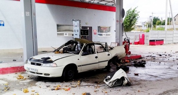 В Германии новоиспеченный супруг забыл жену на заправке