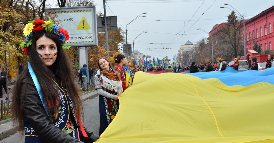 В Киеве 15-тысячные колонны националистов маршируют по Владимирской