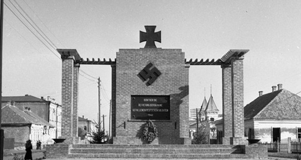 Обнаружено фото фашистского мемориала в Мелитополе