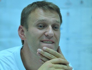Навальному заменили наказание с реального на условное 