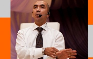 Известный бизнес-тренер из России научит симферопольцев продавать и вести переговоры