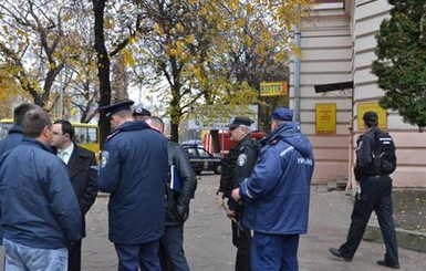 Саперы не нашли взрывчатку в львовской школе