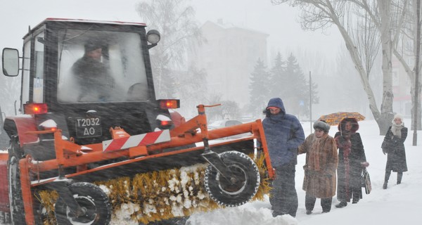 За снегоуборочной техникой в Донецке будут следить со спутника