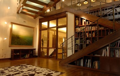 В самой дорогой квартире Украины гардеробная площадью 70 метров