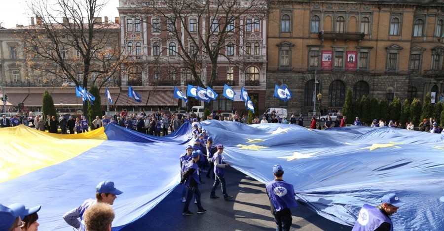 В ЕС по-молодежному 