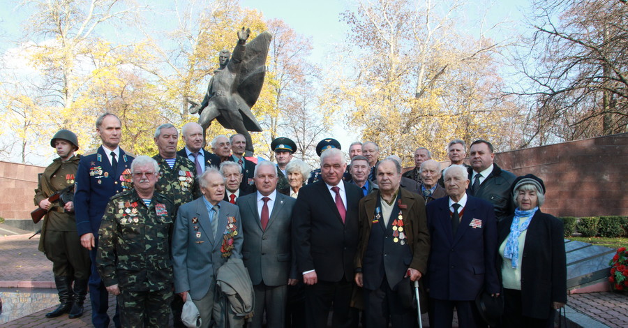 В Борисполе чествовали ветеранов и открыли Дом культуры