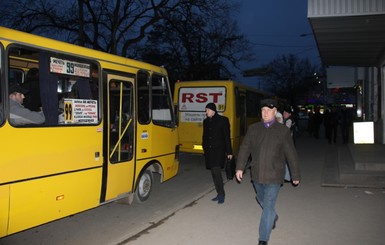 Симферопольских маршрутчиков, которым лень работать вечером, обещают уволить