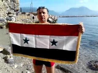 Крымчанин проплыл 120 километров против войны в Сирии и Аль-Каиды
