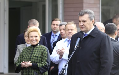 Президент в Запорожье пообещал построить дороги