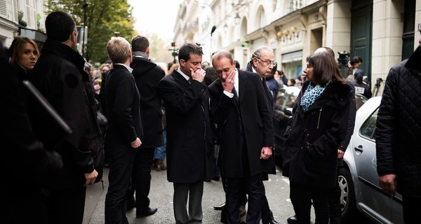 Напавший на французскую газету взял заложника и стрелял у банка