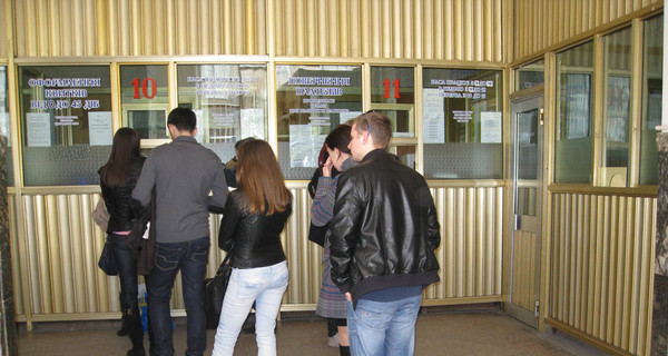 Предновогодний ажиотаж: В Киев билеты еще есть, но вернуться во Львов - проблема