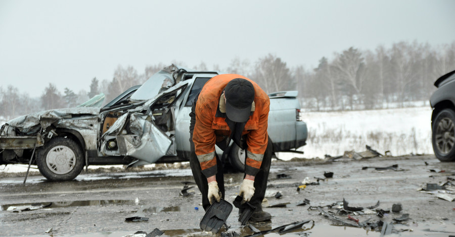 В Донбассе из-за первого гололеда разбились десятки машин