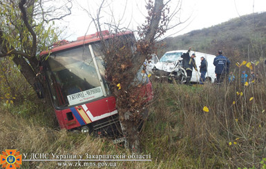 На Закарпатье столкнулись два автобуса