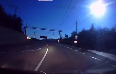 Пролетевший над Крымом метеорит весил не менее 100 тонн