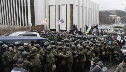 Как Саакашвили освобождали из полицейской машины