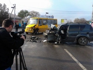 Под Одессой джип врезался в маршрутку с пассажирами