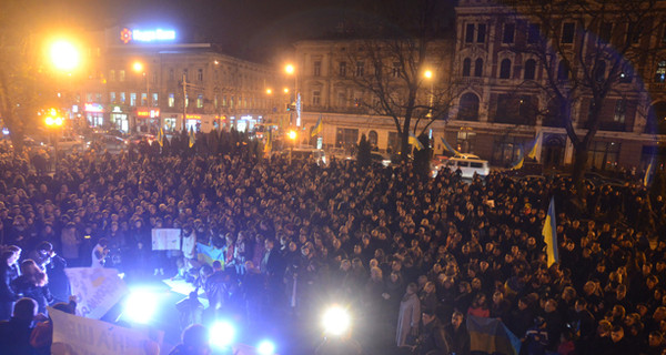 Во Львове на Евромитинг пришли более пяти тысяч человек