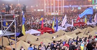 Митингующие на Майдане просят теплую одежду и кинопроектор