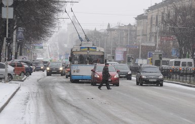На запорожских дорогах ожидают ледовое 