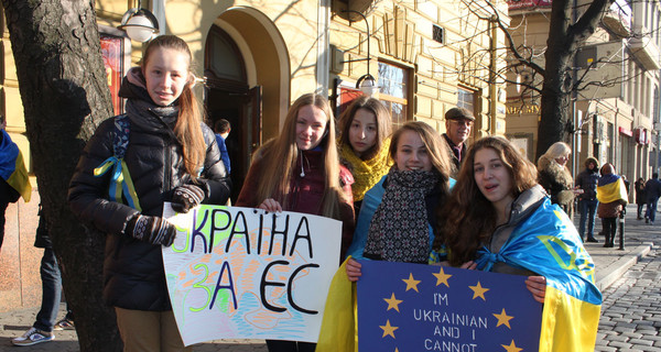 Евромайдан во Львове: Хостелы дают бесплатный ночлег, а в кафе угощают чаем с печеньем 