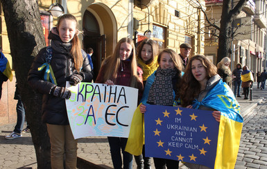 Евромайдан во Львове: Хостелы дают бесплатный ночлег, а в кафе угощают чаем с печеньем 