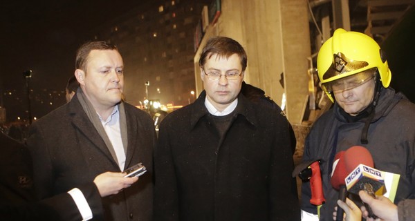 Премьер Латвии подал в отставку из-за рухнувшего в Риге торгового центра 