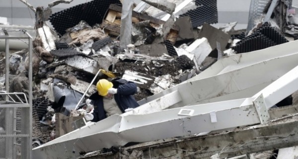 Полиция Риги начала обыски по делу об обрушении торгового центра