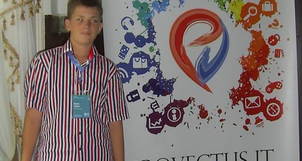 Юный изобретатель из Одессы придумал часы для слепых