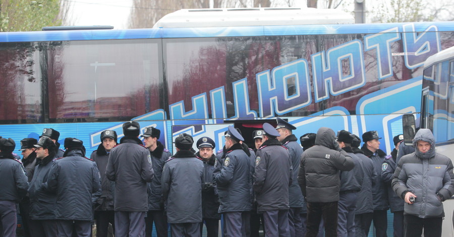 Митингующие захватили здание Киеврады