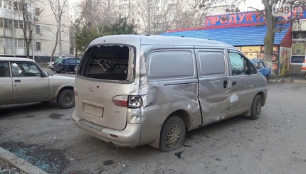 В Одессе бензовоз смел пять машин и протаранил магазин