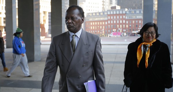 Дяде Барака Обамы разрешили жить в США 