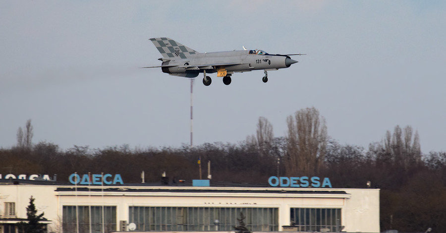 Над Одессой кружил самолет НАТО 
