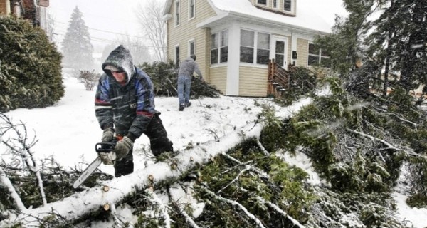 В США бушует снежный шторм: отменены тысячи авиарейсов