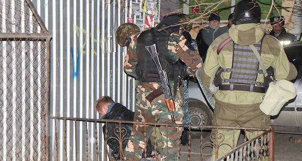 Николаевского грабителя, удерживавшего 10 часов заложницу, оглушили гранатой
