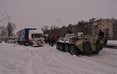 На улицы Киева выведут БТРы. Помогать бороться  со снегом