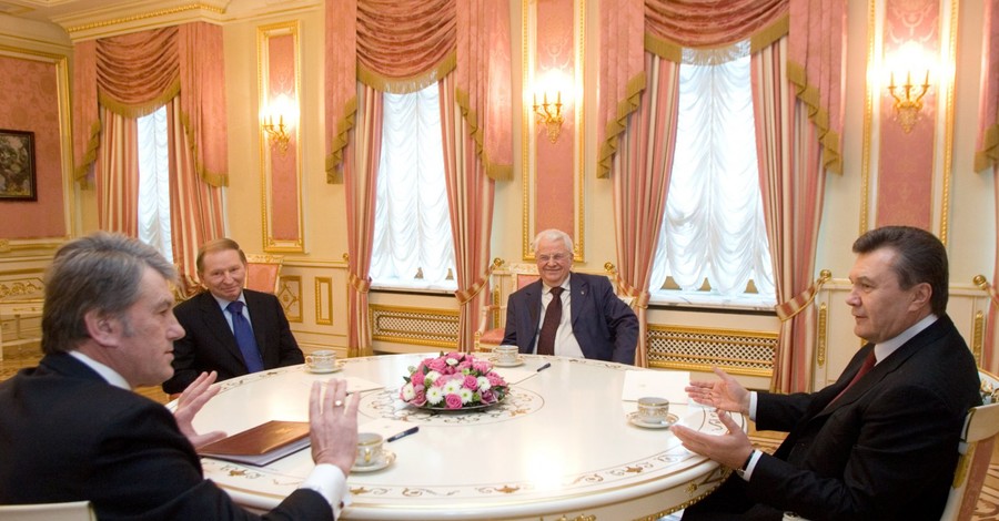 Украину будут спасать сразу четыре президента