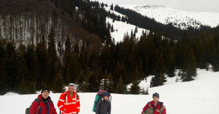 Туристка выжила в 300-метровой пропасти