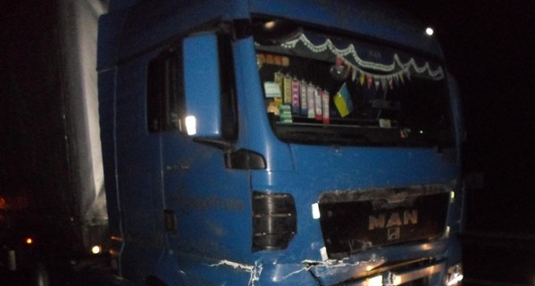 В Ровненской области фура столкнулась с легковушкой