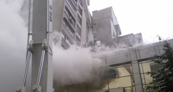 В Киеве горит трехэтажный SPA-салон