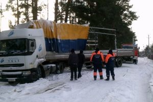В Киеве водителей спасли из снежных заносов