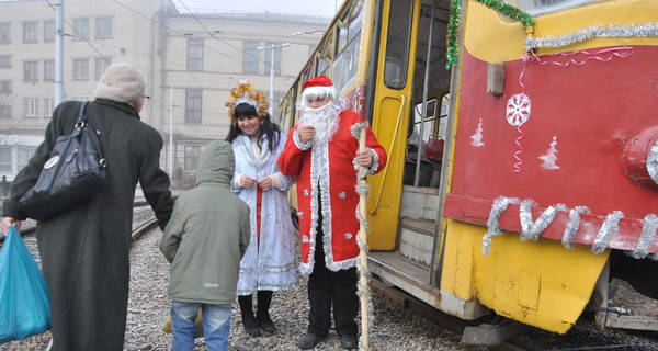 Запорожские байкеры встретят Новый год в троллейбусе, а влюбленные - на крыше
