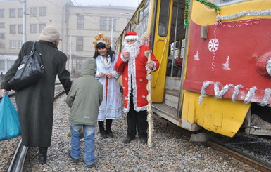 Запорожские байкеры встретят Новый год в троллейбусе, а влюбленные - на крыше