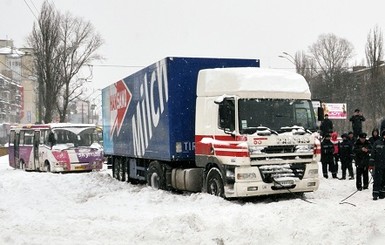 Пробки надолго: фурам не запрещают въезд в Киев