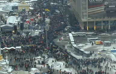 На Майдане собираются люди