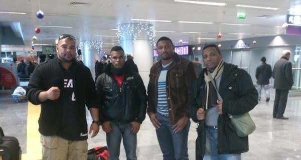 Соперник Александа Усика прилетел на бой в Киев