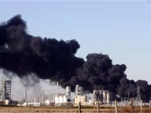 Взрыв прогремел на нефтеперерабатывающем заводе в Болгарии