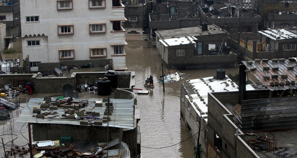 Из-за наводнения из сектора Газа эвакуировали тысячи людей