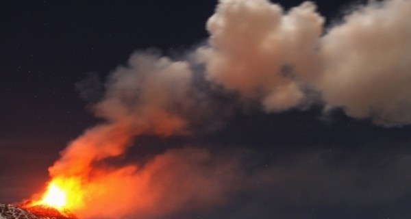 В Италии произошло извержение вулкана Этна