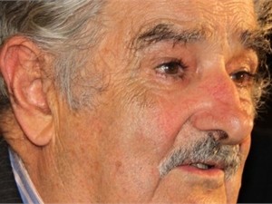 Лидер Уругвая планирует усыновить 30-40 детей