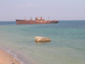 У побережья Африки захватили танкер с украинцами